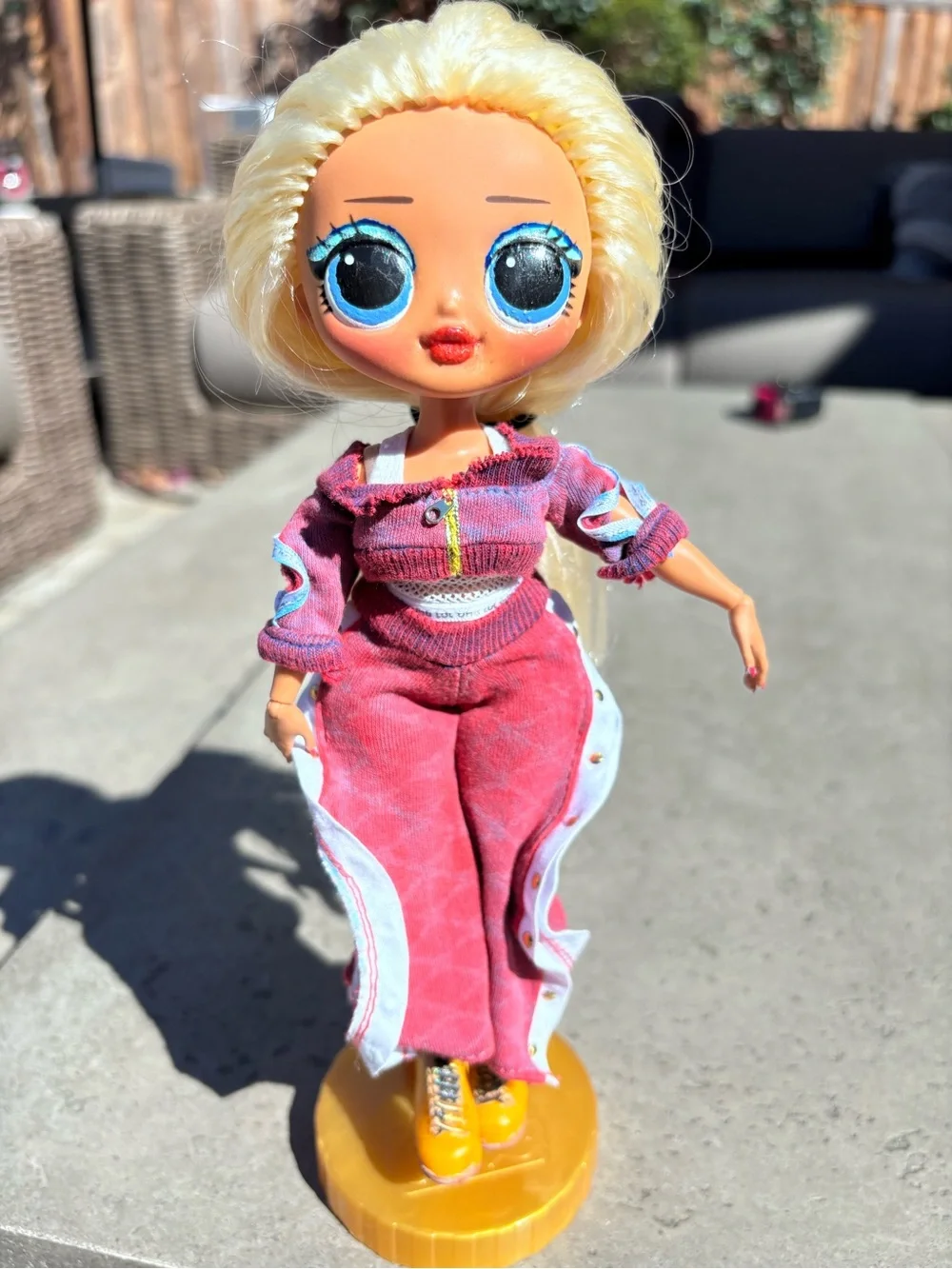 LOL Surprise OMG SWAG Fashion Doll Series 1 Blonde Clothes Accessories Stand Lot